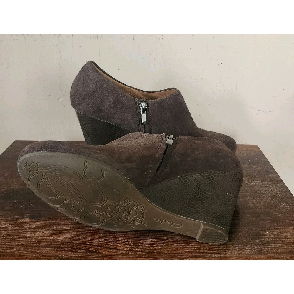 Clarks Artisan Womens 8M Suede Wedge Booties Brown Snakeskin Heel Ankle Boots - Picture 5 of 6